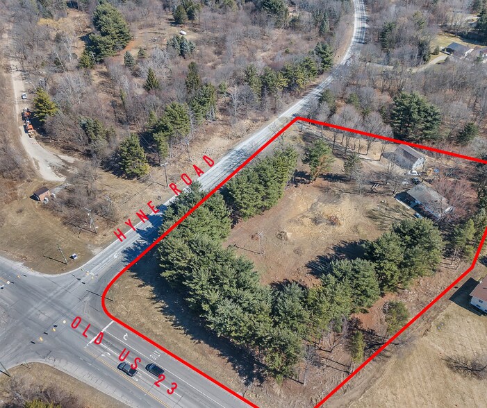 10050 Hyne Rd, Brighton, MI 48114