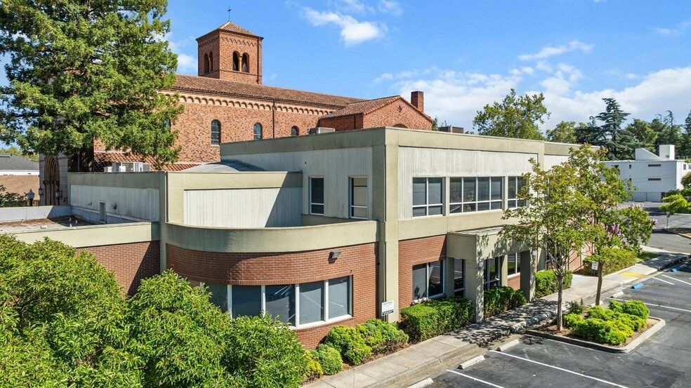 3810 J St, Sacramento, CA for lease - Building Photo - Image 1 of 12