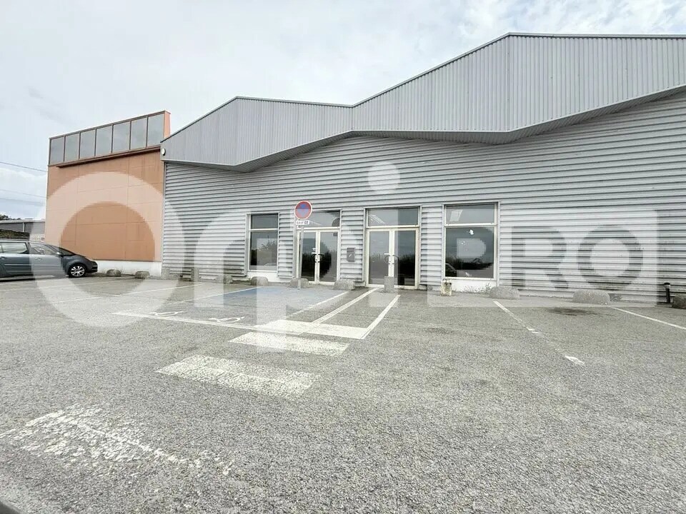 Retail in GONFREVILLE-L'ORCHER for lease Building Photo- Image 1 of 9