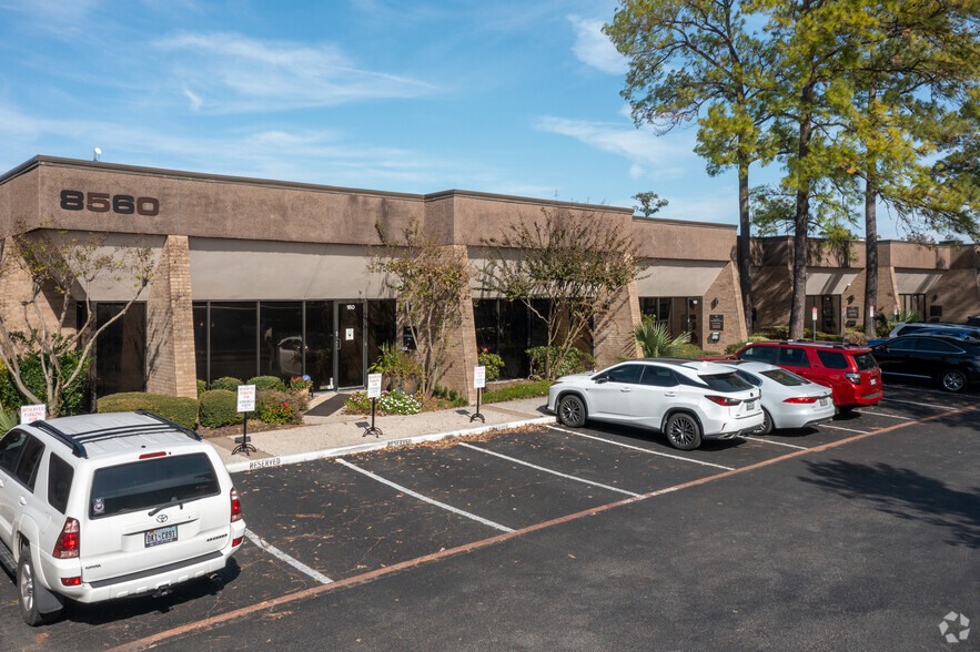 8560 Katy Fwy, Houston, TX for lease - Building Photo - Image 3 of 6