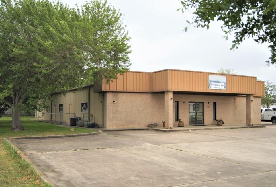 102 Cozzi Cir, Victoria, TX for sale Primary Photo- Image 1 of 1