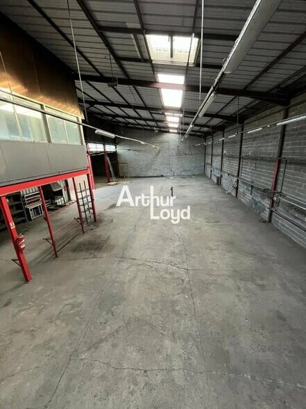 Flex in Antibes for lease - Building Photo - Image 2 of 7