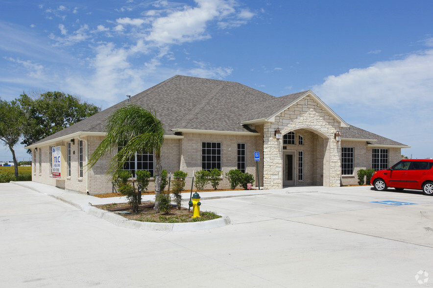 7326 S Staples St, Corpus Christi, TX for sale - Building Photo - Image 3 of 8