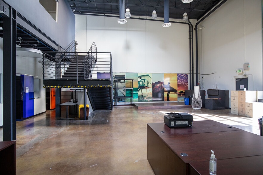 15131 Woodlawn Ave, Tustin, CA for lease - Building Photo - Image 3 of 7