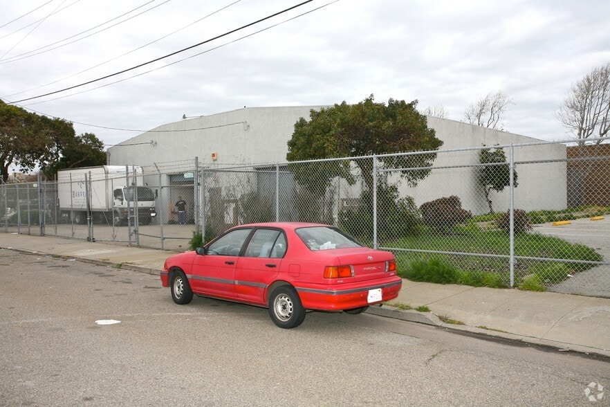 1562-1566 Bancroft Ave, San Francisco, CA for lease - Building Photo - Image 3 of 4