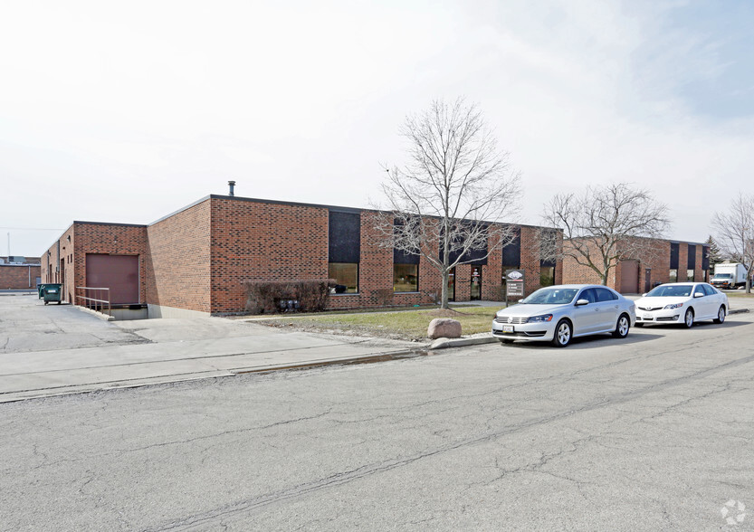 240-252 James St, Bensenville, IL for lease - Primary Photo - Image 1 of 12