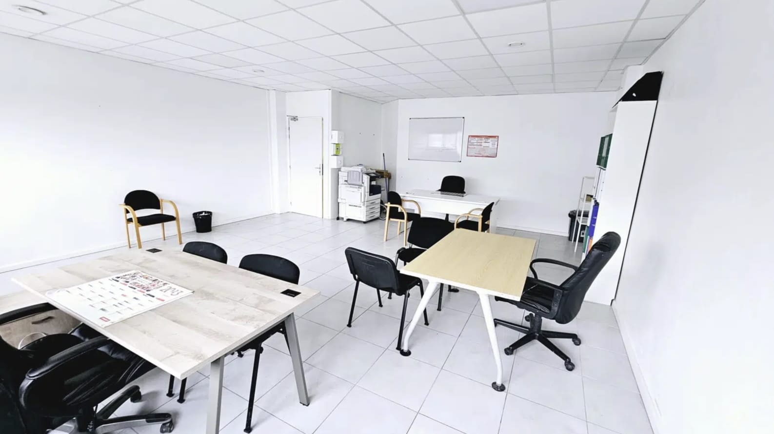 12 Avenue De L'Europe, Villiers-le-Bel for lease Interior Photo- Image 1 of 3