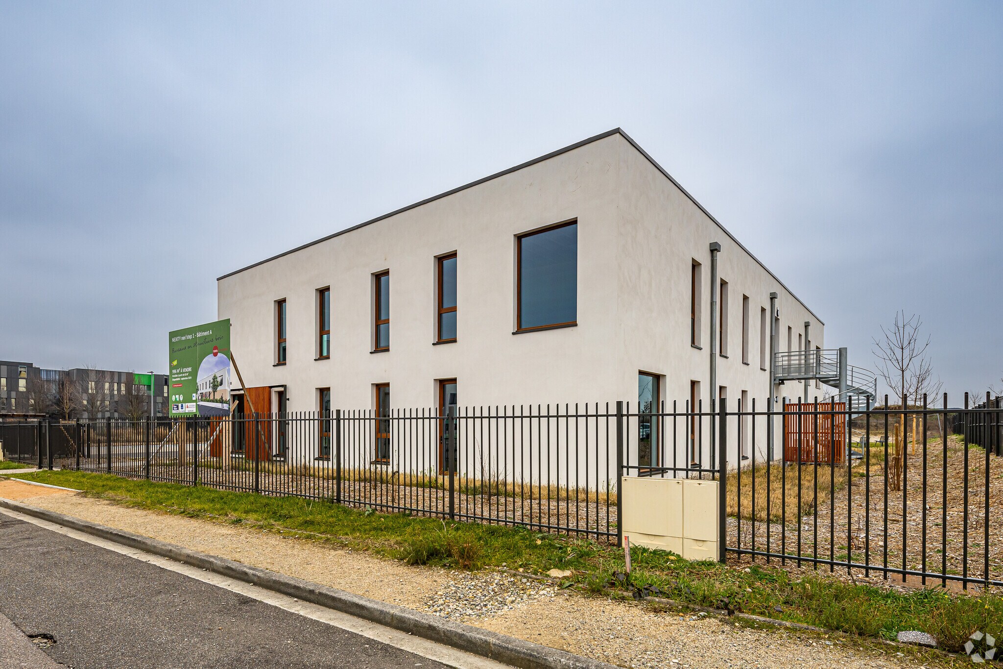 Office in Saint-Priest for sale Primary Photo- Image 1 of 1