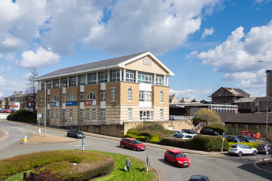 Kingsway, Burnley for lease - Building Photo - Image 3 of 5