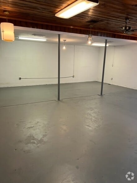 2602 Corrine St, Tampa, FL for lease - Interior Photo - Image 3 of 9