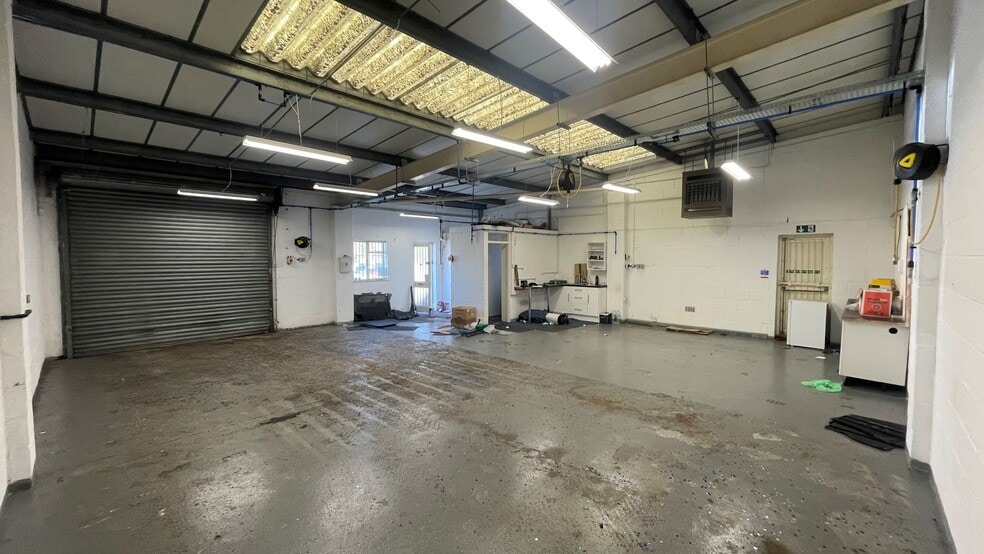 6-12 Cavans Way, Coventry for lease - Building Photo - Image 2 of 5