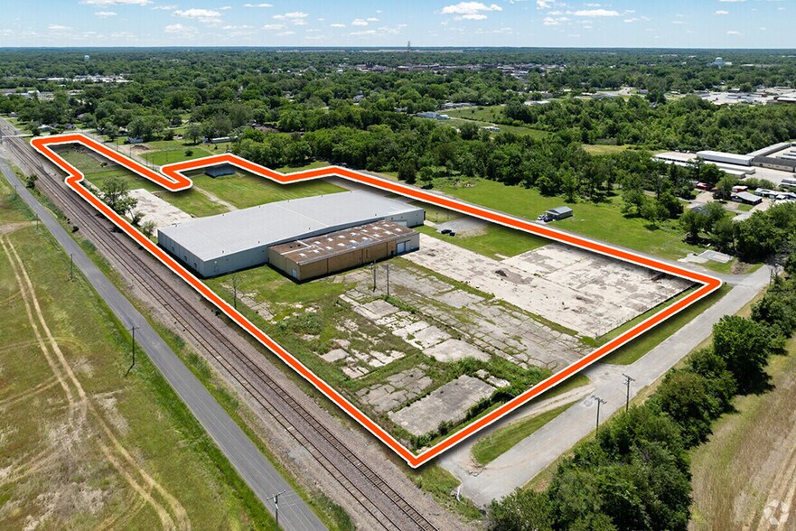 823 Aaron Pky, Centralia, IL for lease - Building Photo - Image 3 of 17