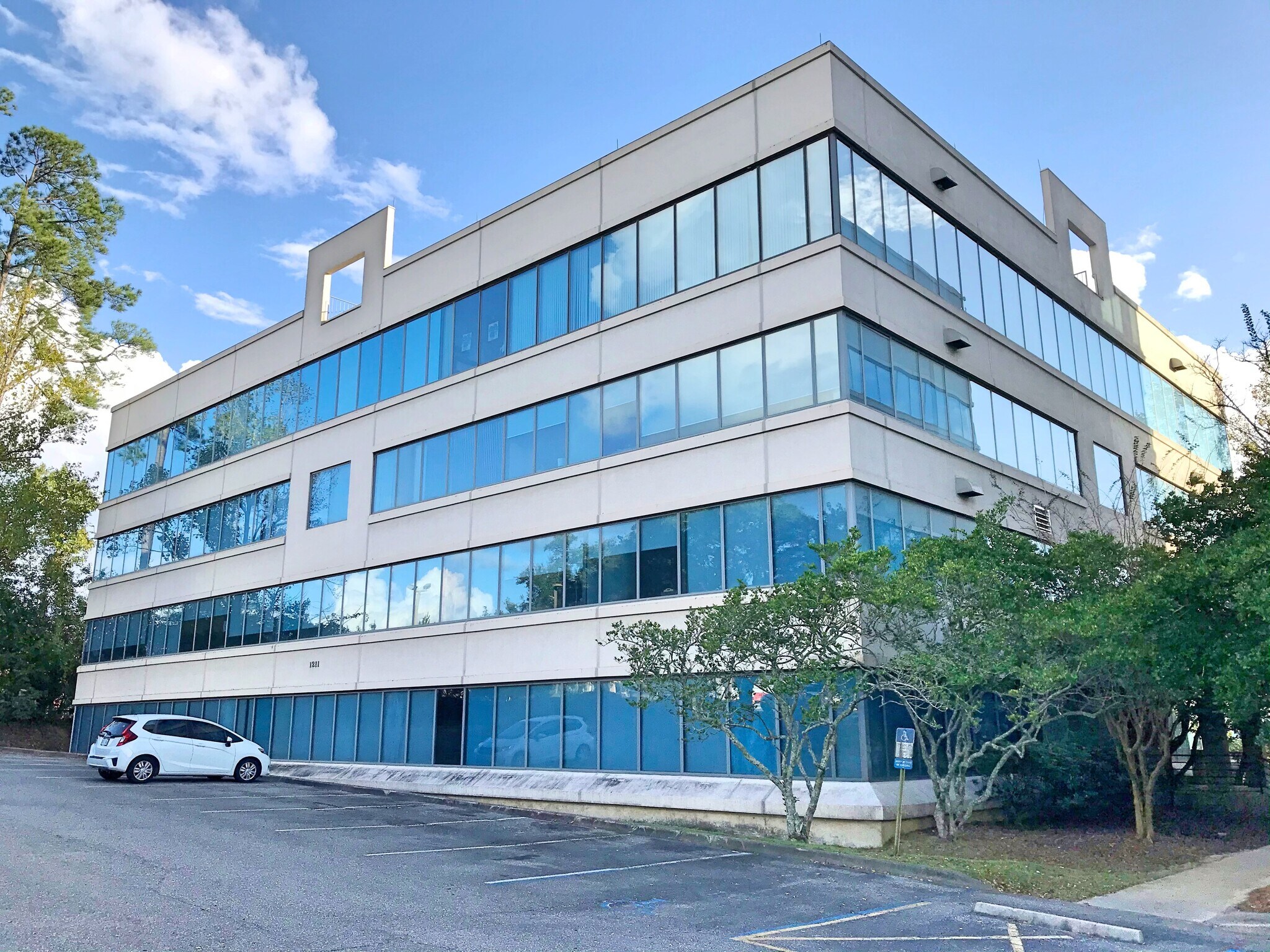 1211 Governors Square Blvd, Tallahassee, FL for lease Building Photo- Image 1 of 2