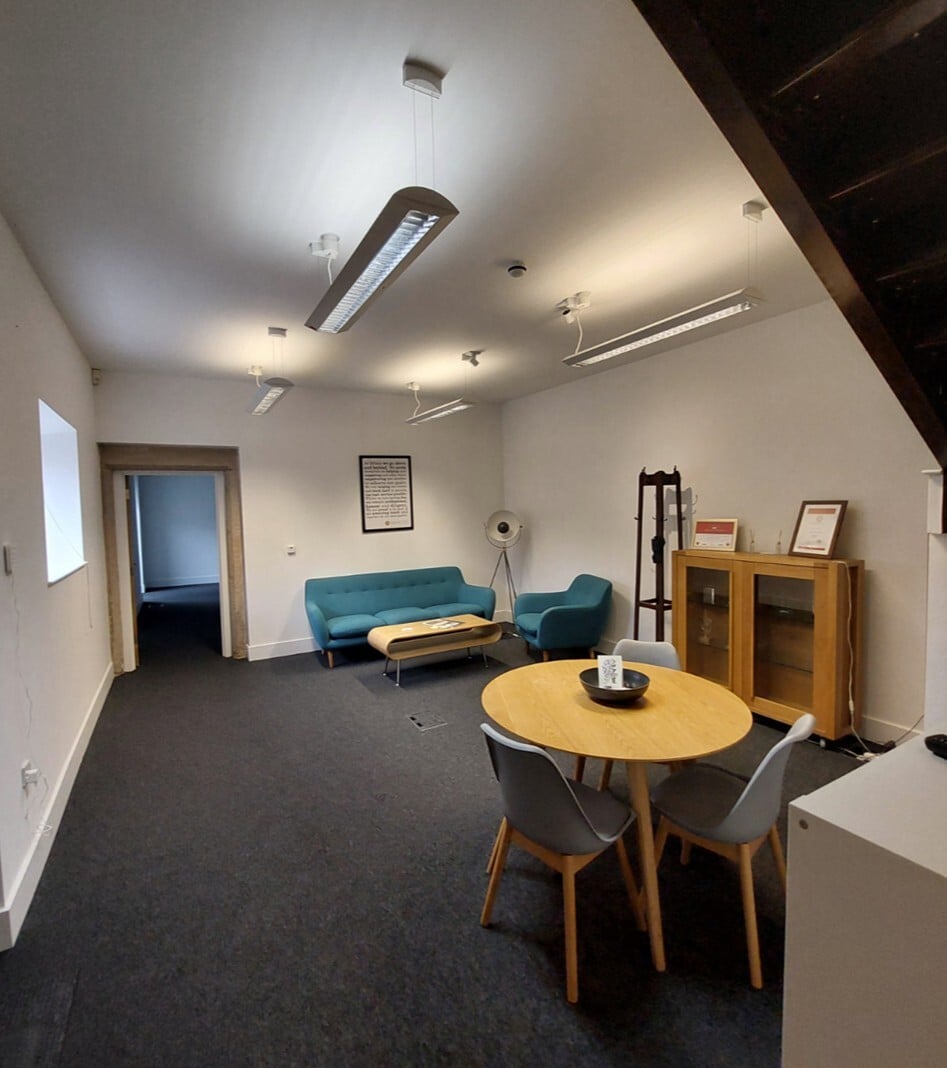 Main Rd, Hathersage for lease Interior Photo- Image 1 of 2