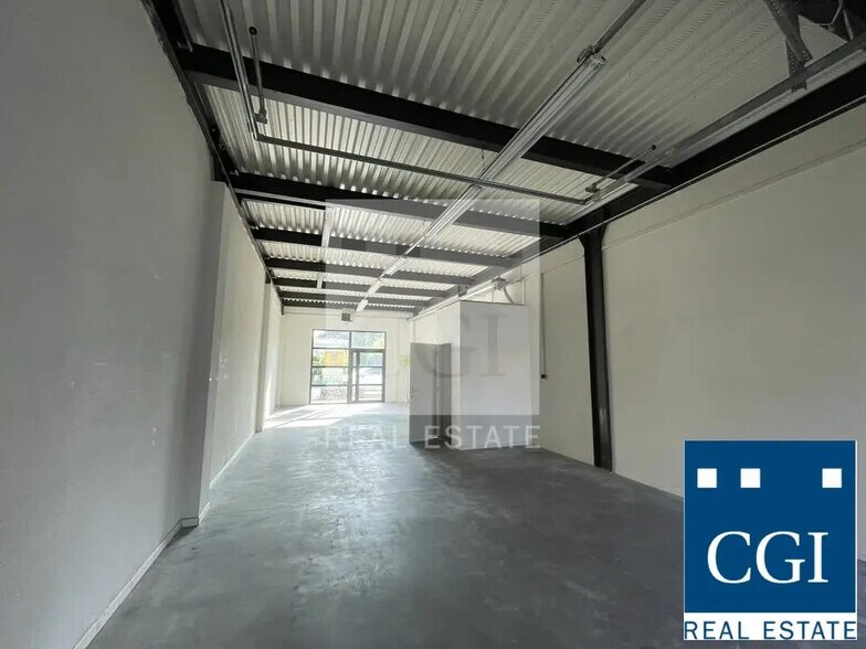 Flex in Montbonnot-Saint-Martin for lease - Interior Photo - Image 3 of 4