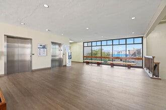 98-1247 Kaahumanu St, Aiea, HI for lease Building Photo- Image 2 of 38