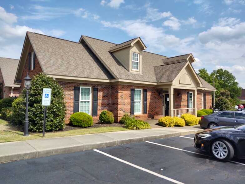 609 Executive Plz, Fayetteville, NC for sale - Building Photo - Image 1 of 1