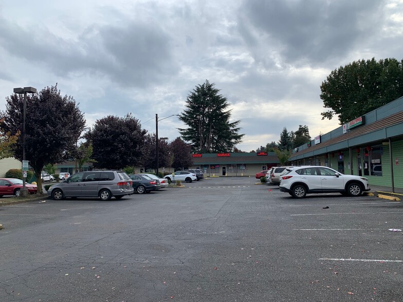 13810-13900 NE Sandy Blvd, Portland, OR for lease - Building Photo - Image 3 of 3