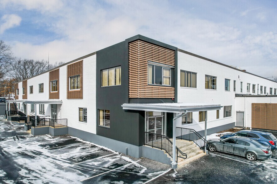 25-29 Needham St, Newton, MA for lease - Building Photo - Image 1 of 20