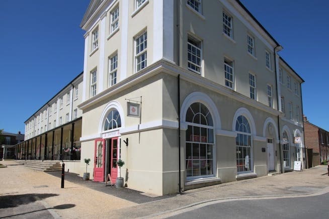 4 Crown Sq, Dorchester for lease - Building Photo - Image 1 of 2