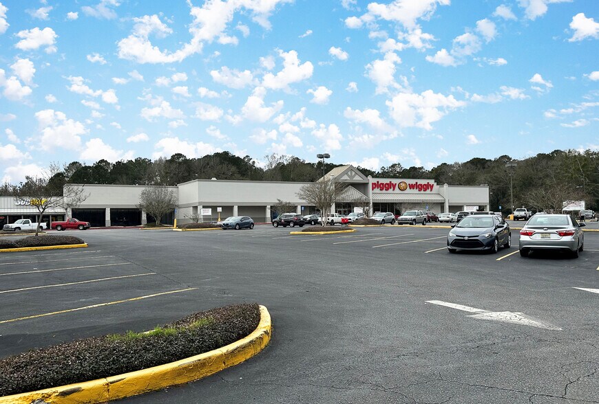 5651 Moffett Rd, Mobile, AL 36618