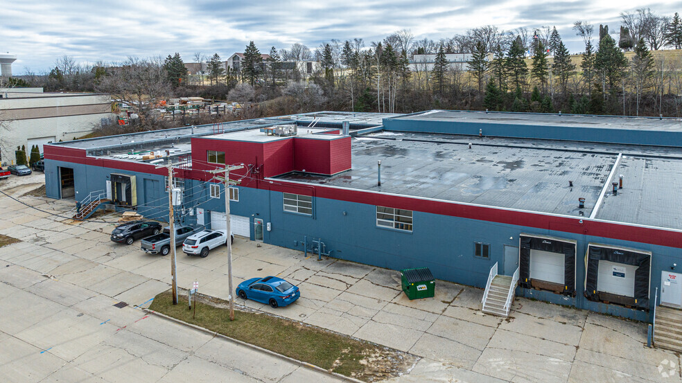 1515 Ellis St, Waukesha, WI for lease - Building Photo - Image 3 of 21