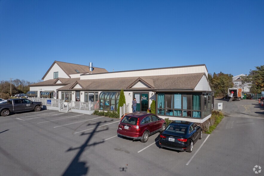 1015 Aquidneck Ave, Middletown, RI for sale - Primary Photo - Image 1 of 1