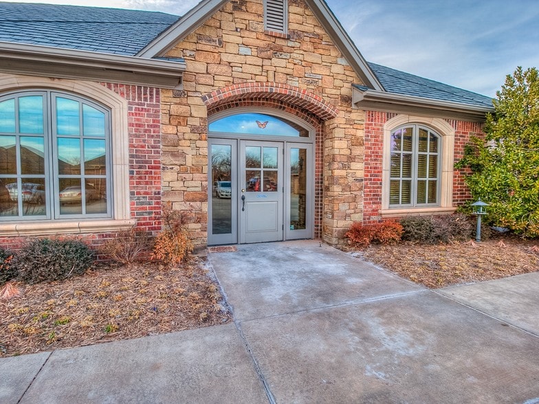 1000 NW 139th Street Pky, Oklahoma City, OK for lease - Building Photo - Image 2 of 27