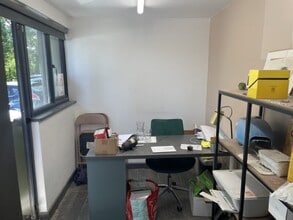 Tape Ln, Honiton for lease Interior Photo- Image 2 of 2