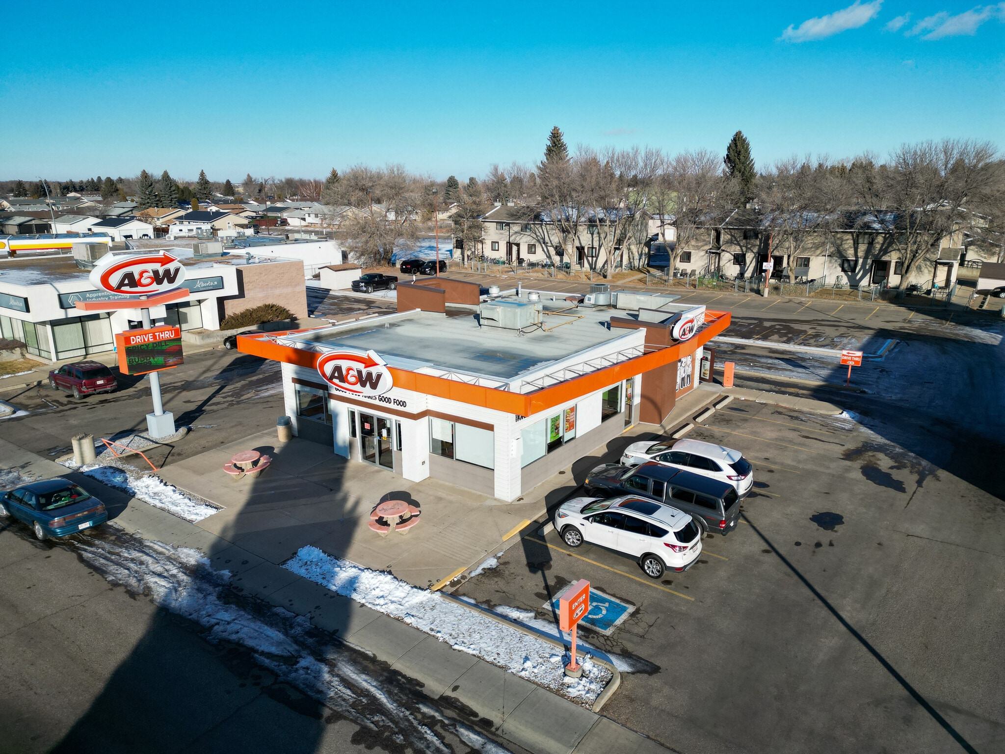 3033 Dunmore Rd SE, Medicine Hat, AB for sale Primary Photo- Image 1 of 1