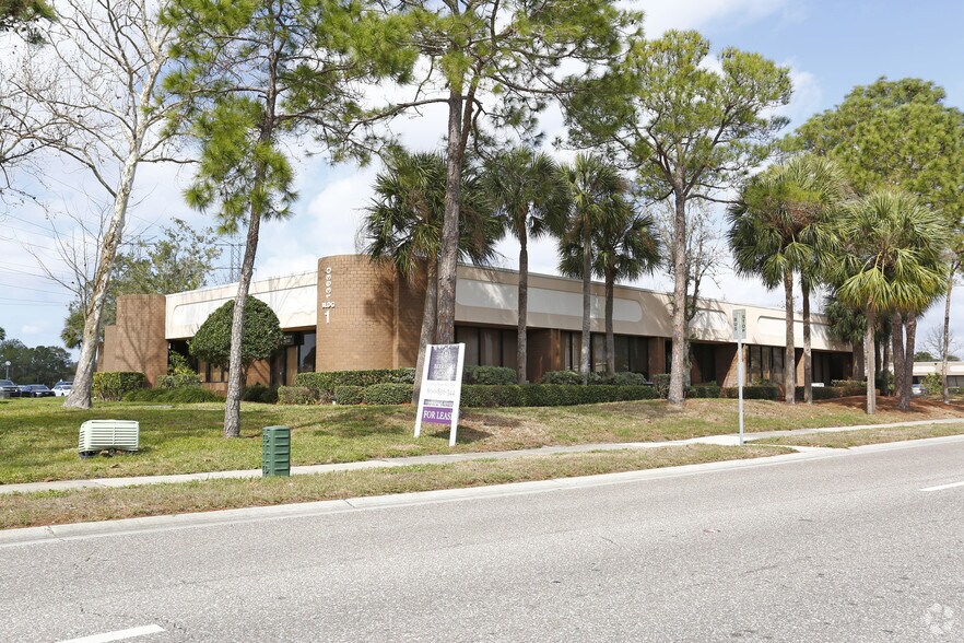 13630 N 58th St, Clearwater, FL for lease - Building Photo - Image 2 of 14