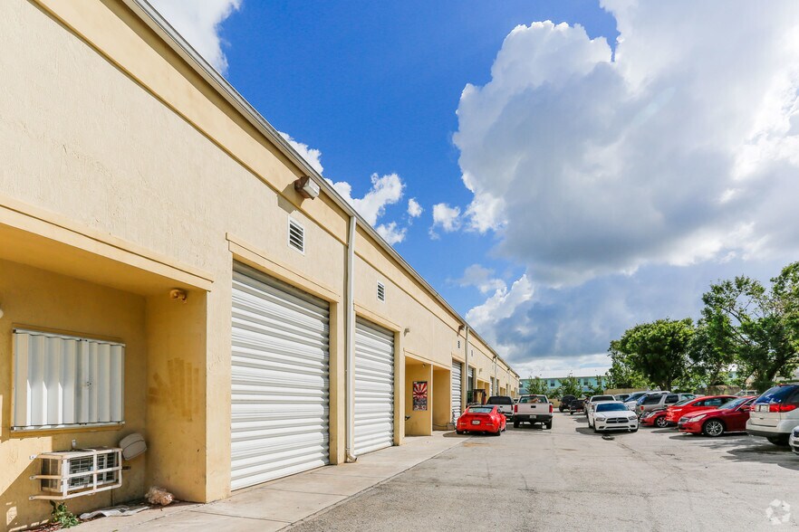 14195 SW 139th Ct, Miami, FL for sale - Primary Photo - Image 1 of 1