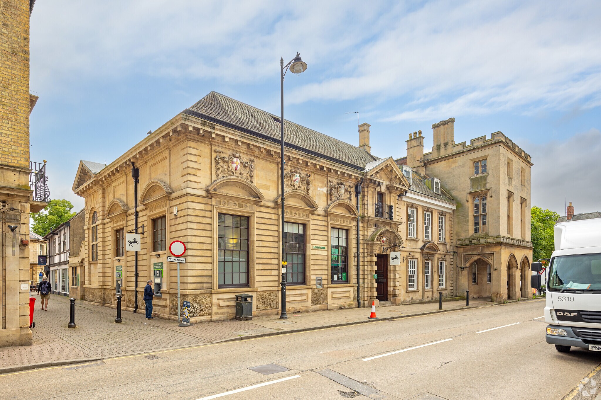 2 Northgate, Sleaford for sale Primary Photo- Image 1 of 1