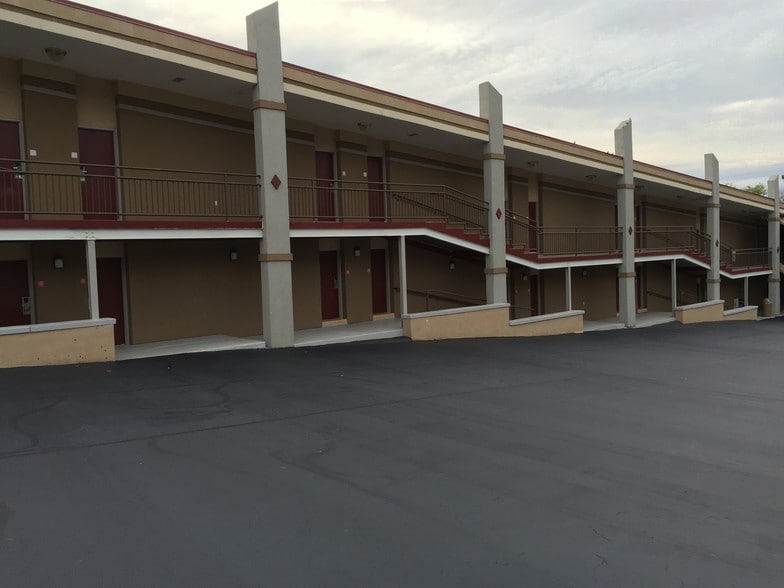 2810 Hermitage Rd, Hermitage, PA for sale - Primary Photo - Image 1 of 1