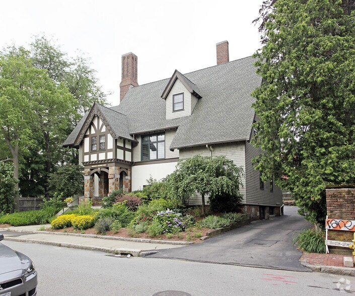 19 Cedar St, Worcester, MA for sale - Building Photo - Image 1 of 1