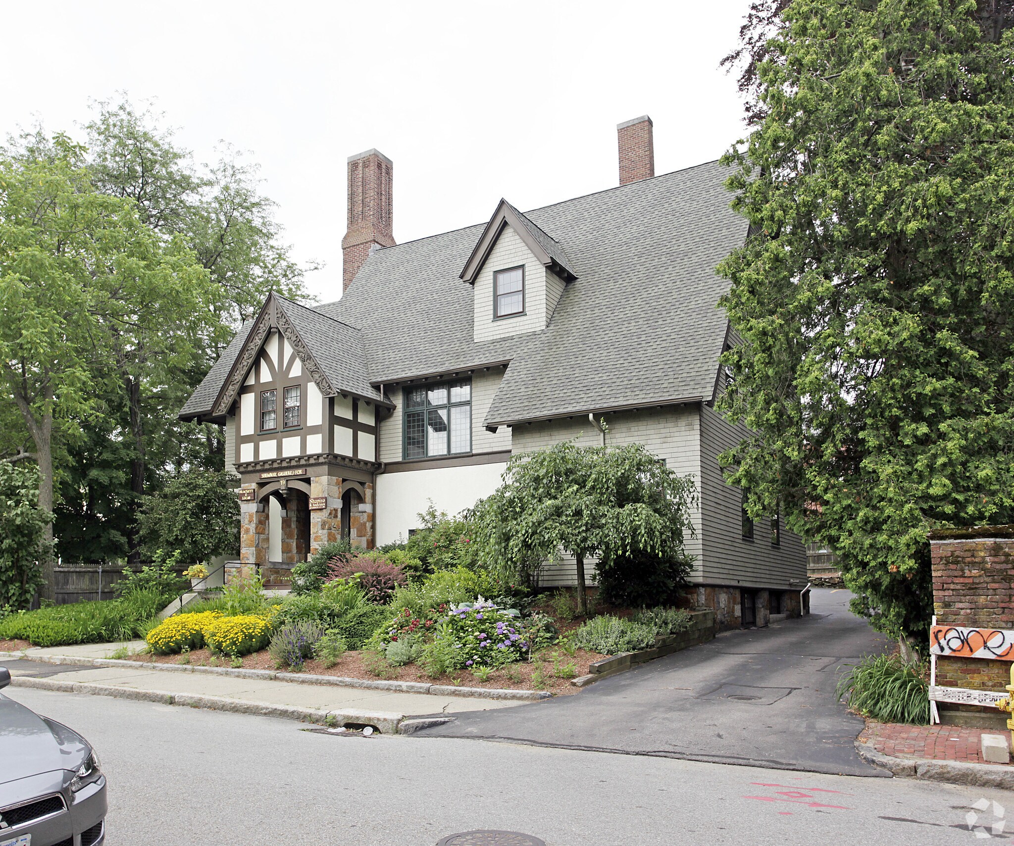 19 Cedar St, Worcester, MA for sale Primary Photo- Image 1 of 1