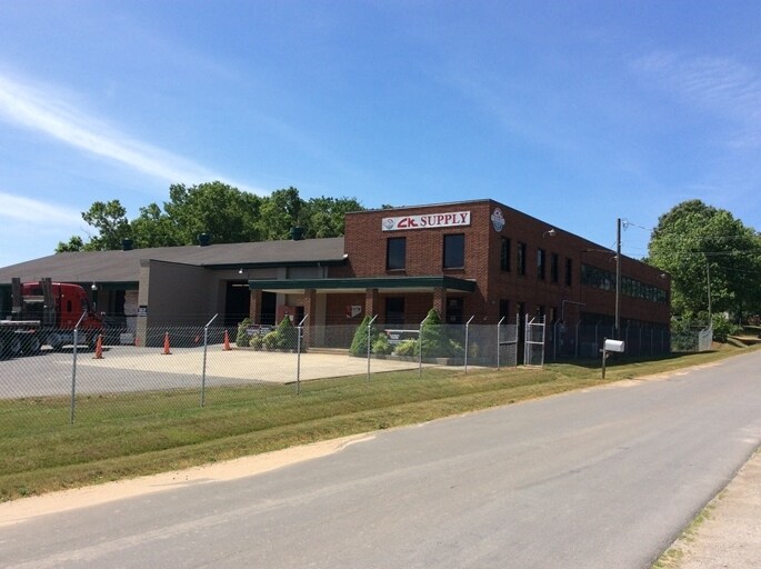 107 7th St NE, Hildebran, NC for sale - Primary Photo - Image 1 of 1