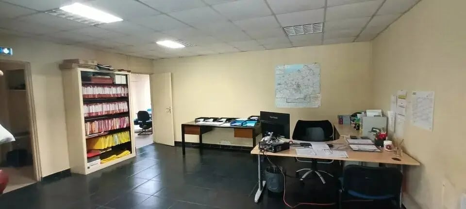 Office in Le Havre for lease - Interior Photo - Image 2 of 2