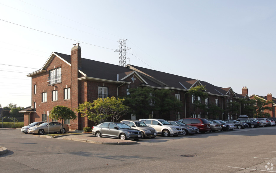 5397 Eglinton Ave W, Toronto, ON for sale - Primary Photo - Image 1 of 2