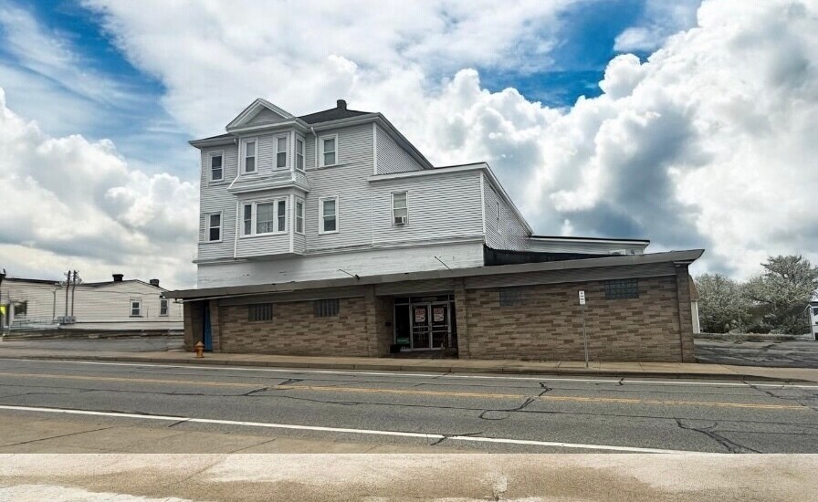 42 Main Rd, Tiverton, RI for sale - Building Photo - Image 1 of 1