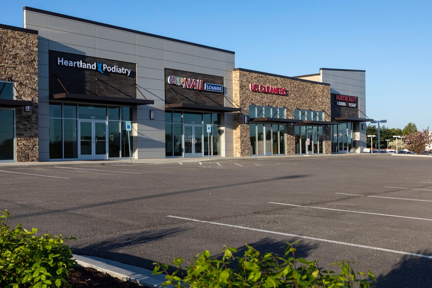 1151 Oldham Pky, Lee's Summit, MO for lease - Building Photo - Image 2 of 8