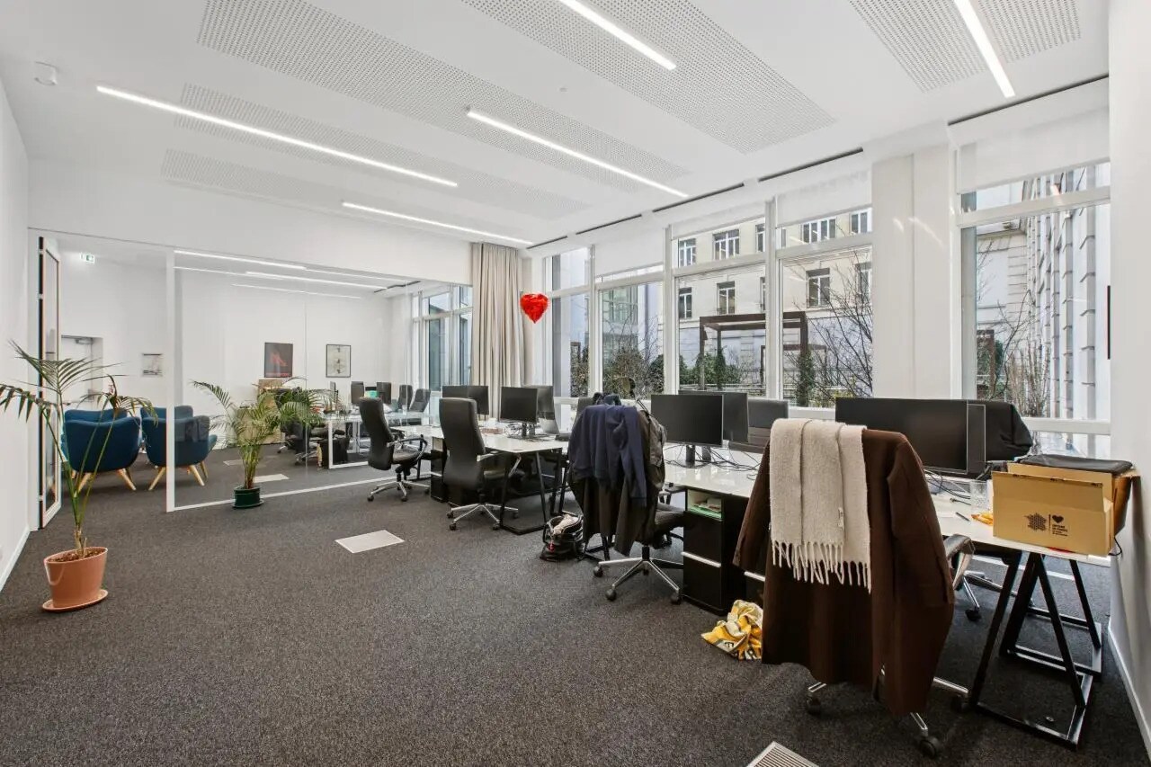 76 Rue De La Victoire, Paris for lease Interior Photo- Image 1 of 10