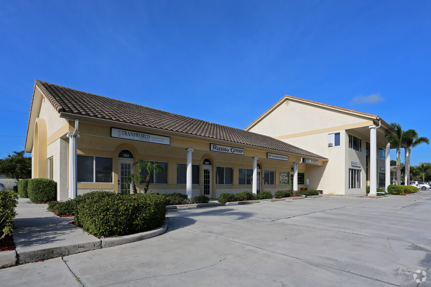 1940-1962 SE Port St Lucie Blvd, Port Saint Lucie, FL for sale - Primary Photo - Image 1 of 1