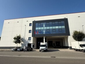 Industrial in L'Hospitalet de Llobregat, Barcelona for lease Interior Photo- Image 2 of 14