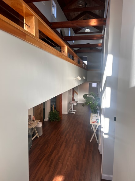 1049 Main St, West Barnstable, MA for lease - Interior Photo - Image 2 of 5