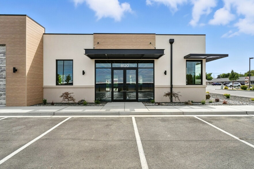 6018 W Clearwater Ave, Kennewick, WA for lease - Building Photo - Image 3 of 24