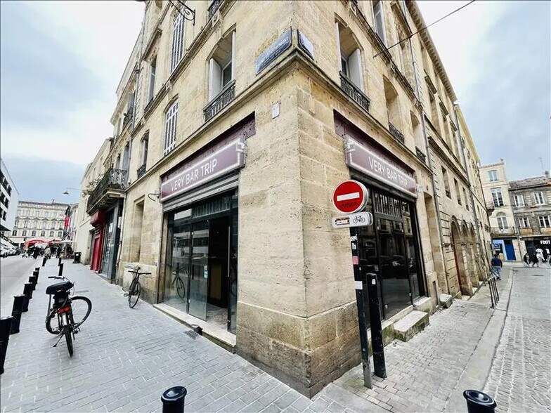 Retail in Bordeaux for lease - Building Photo - Image 1 of 5