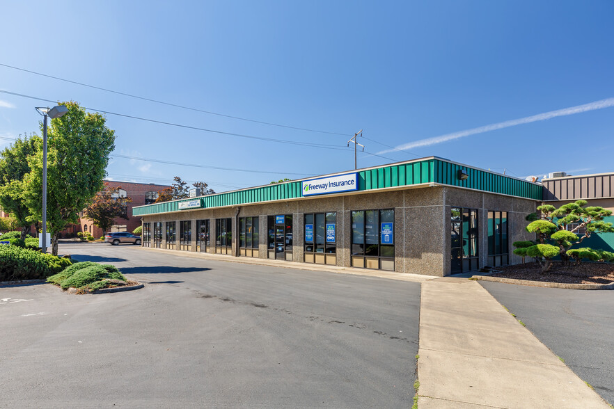 I-205 Business Complex portfolio of 4 properties for sale on LoopNet.com - Building Photo - Image 3 of 15