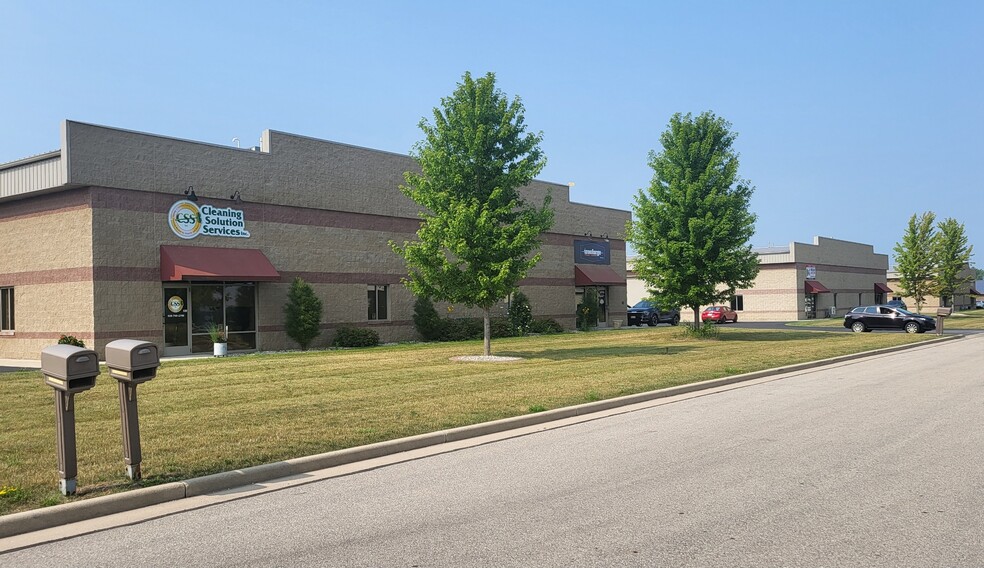 W5037 Amy Ave, Kaukauna, WI for lease - Primary Photo - Image 1 of 8