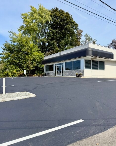 651 Enfield St, Enfield, CT for sale - Building Photo - Image 3 of 3